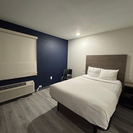 فندق Baymont By Wyndham ديكينسون المظهر الخارجي الصورة