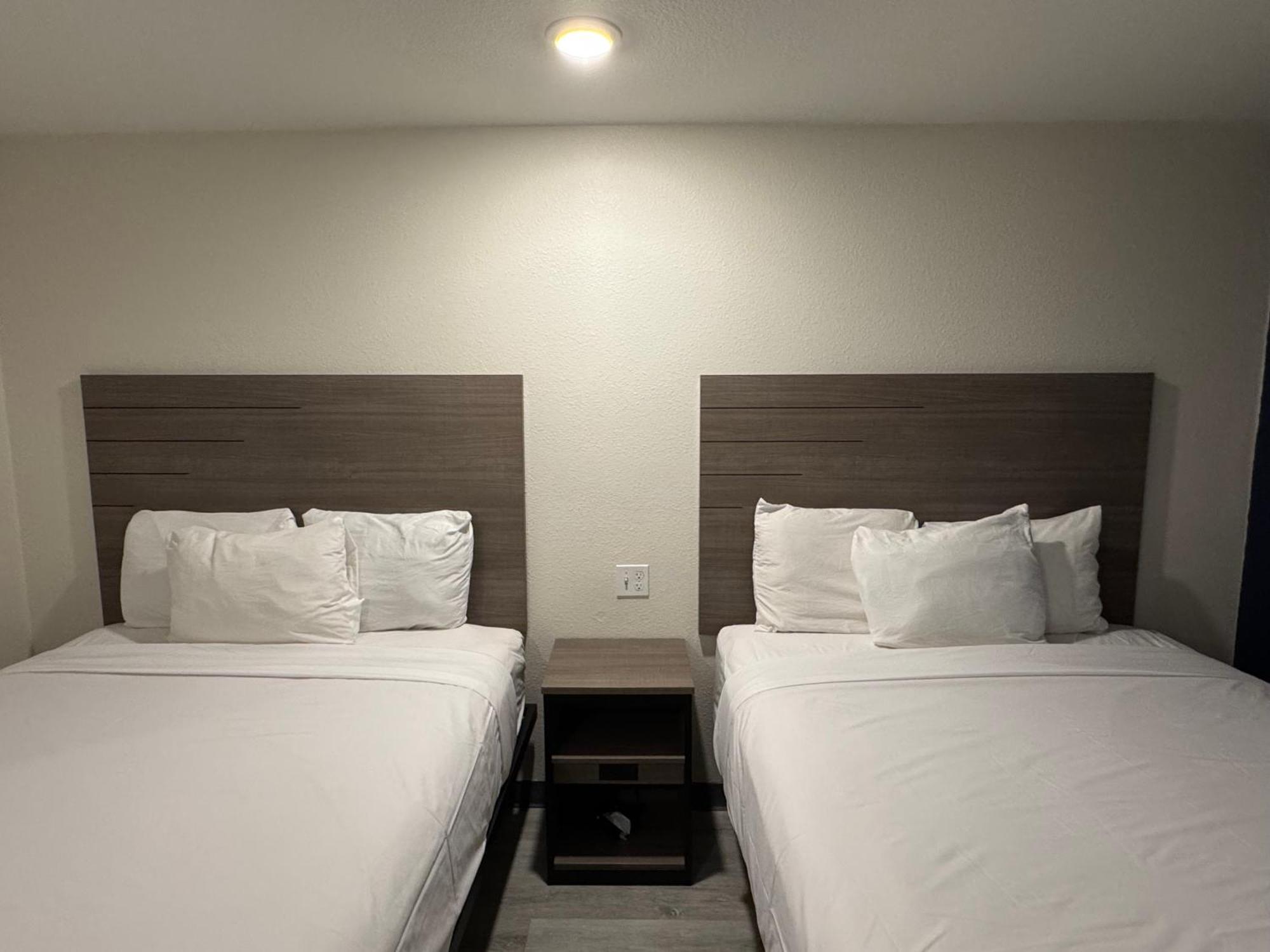 فندق Baymont By Wyndham ديكينسون المظهر الخارجي الصورة
