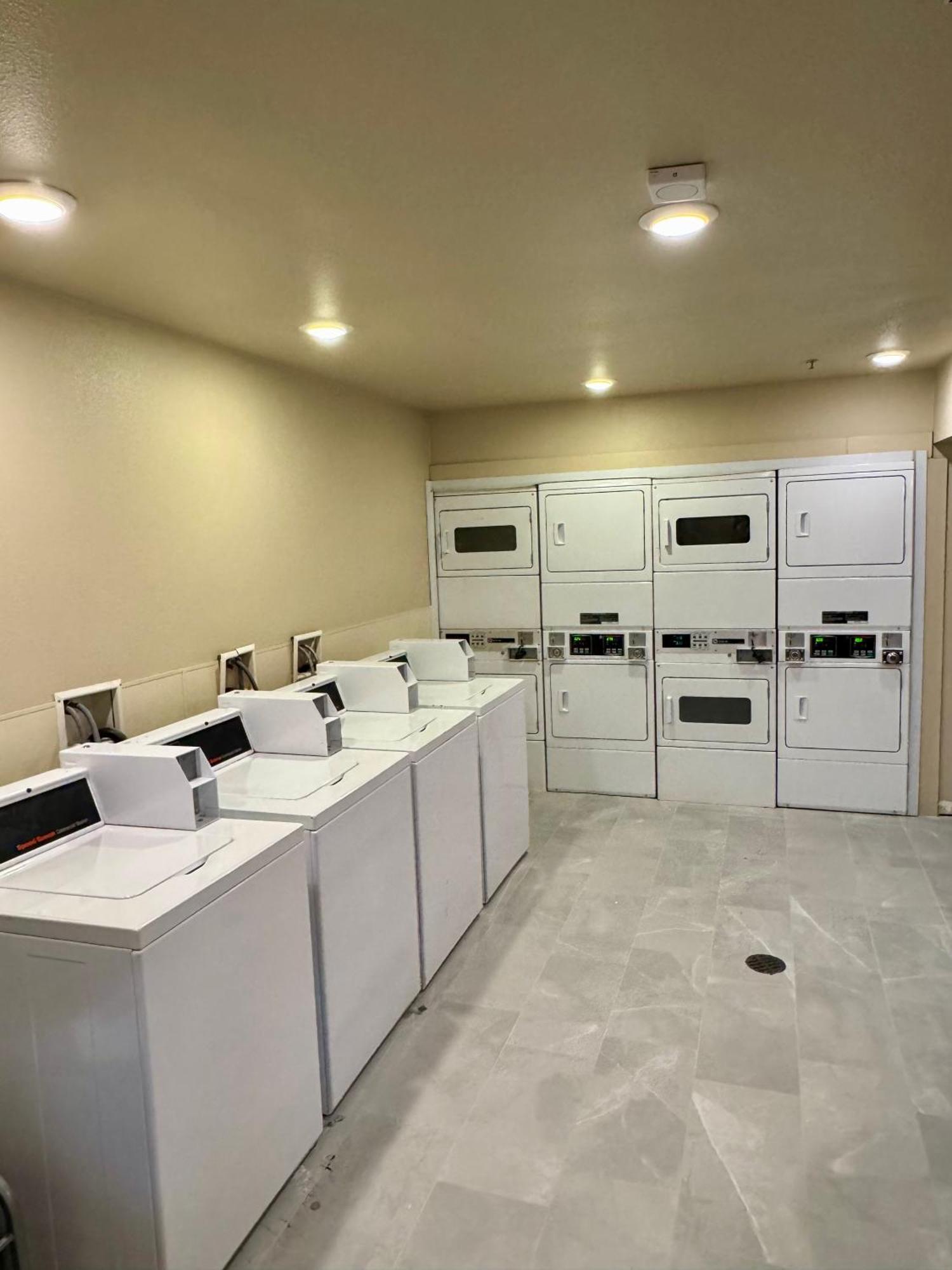 فندق Baymont By Wyndham ديكينسون المظهر الخارجي الصورة