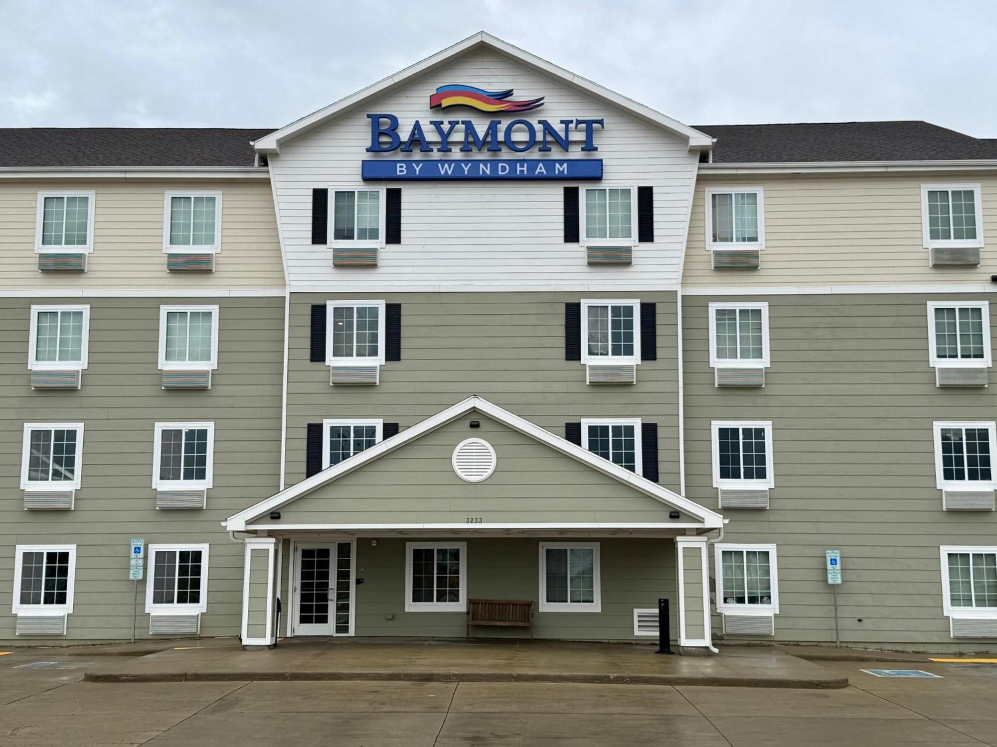 فندق Baymont By Wyndham ديكينسون المظهر الخارجي الصورة